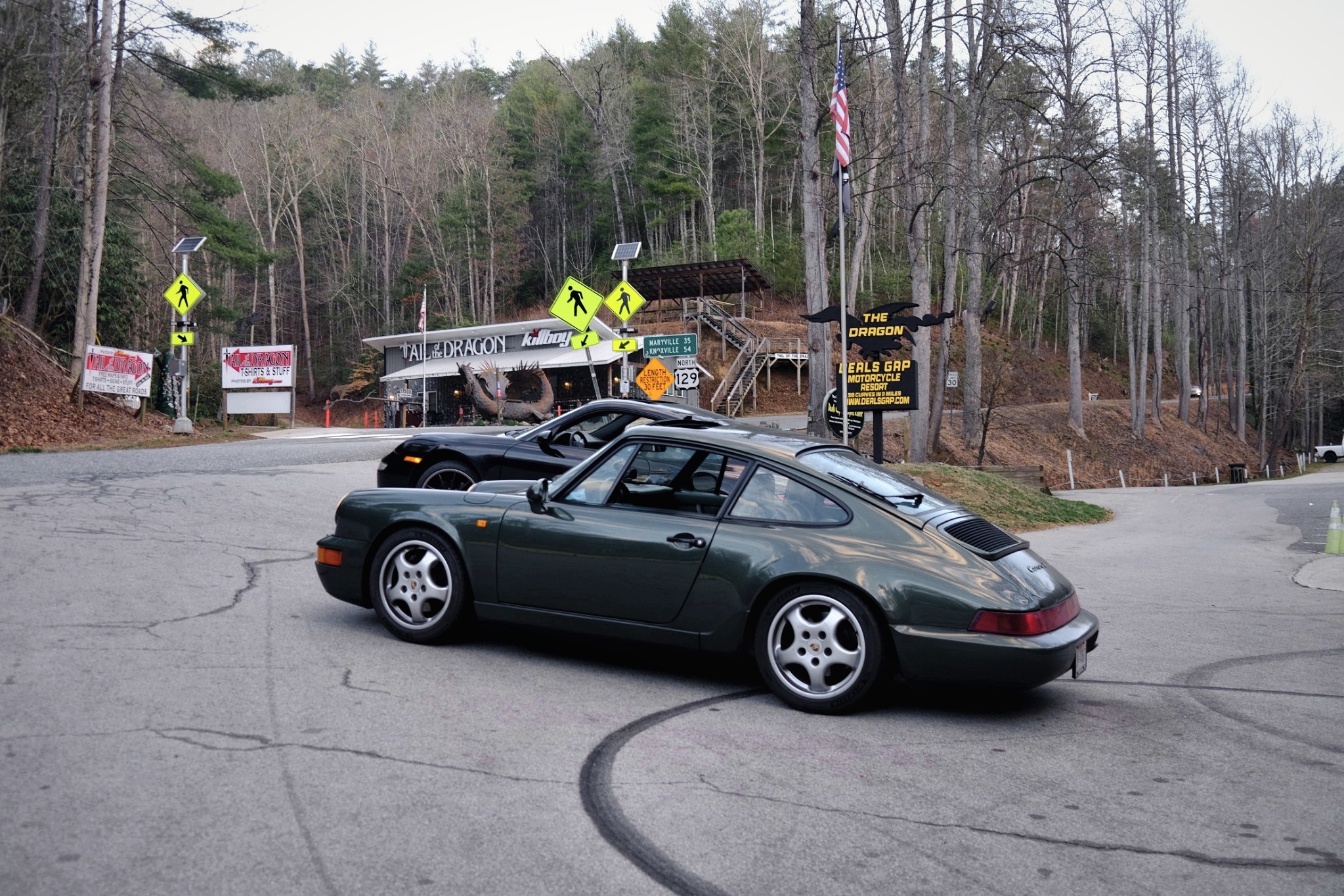 The 2007 Carrera 4 and 1991 Carrera 2 travelling together